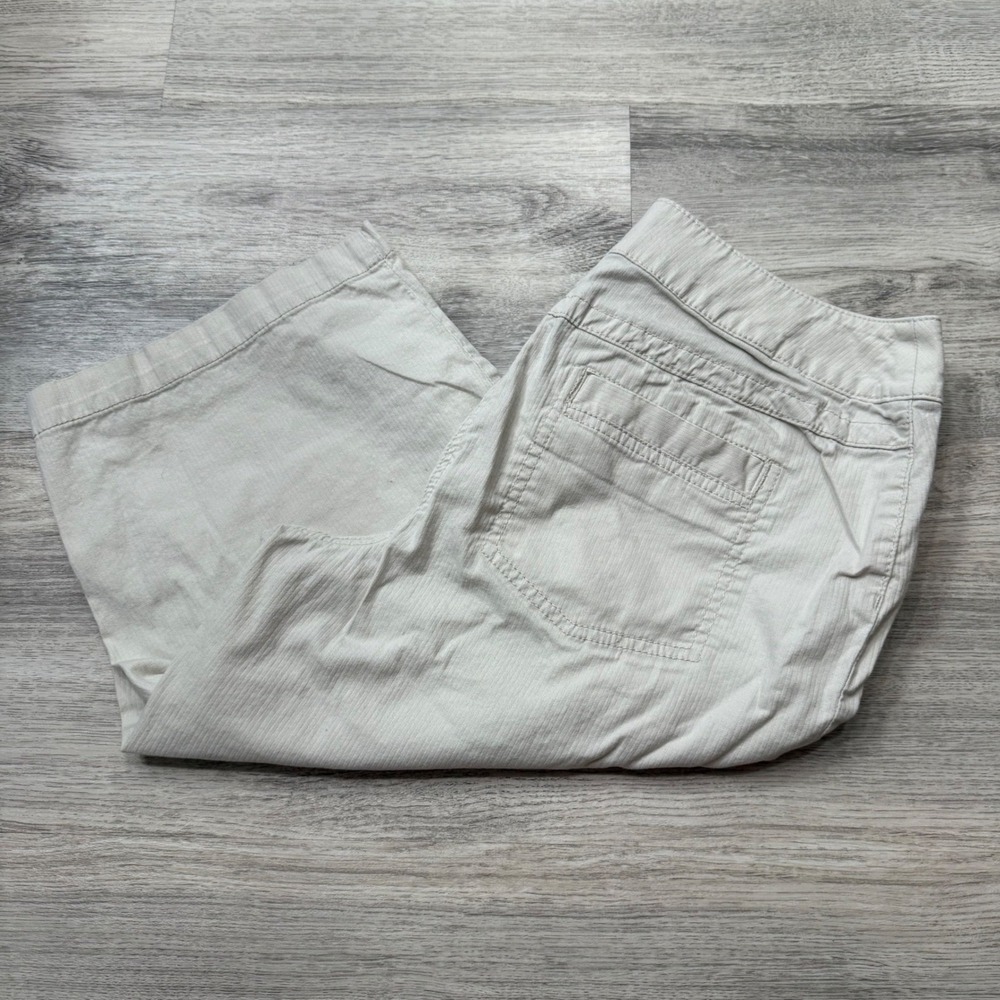 Chicos Beige Pinstripe Capri Pants Women's Size 1 Medium Cotton Spandex Blend